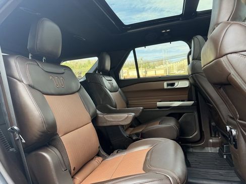 Used 2023 Ford Explorer King Ranch w/ Technology Package image 52