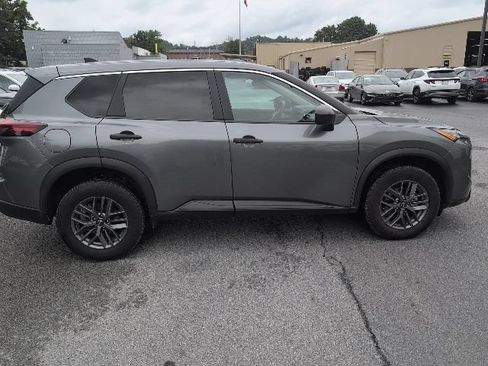 Used 2024 Nissan Rogue S AWD/4WD image 8