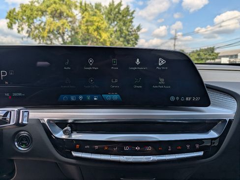 Used 2024 Cadillac Lyriq Sport AWD/4WD image 26