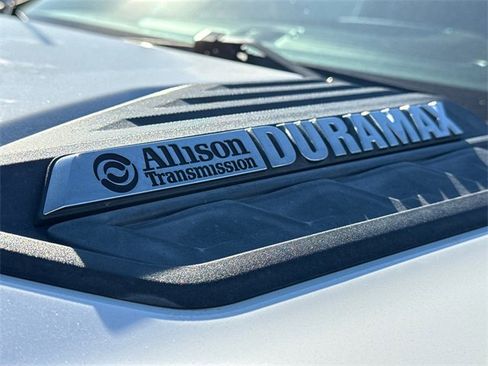 Used 2021 Chevrolet Silverado 2500 LTZ w/ LTZ Convenience Package image 12