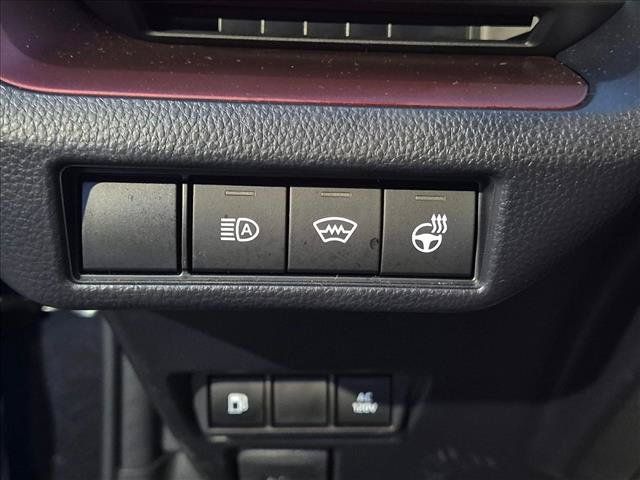 Used 2026 Toyota Prius Plug-In Hybrid FWD image 4