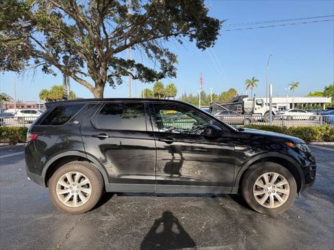 Used 2019 Land Rover Discovery Sport SE AWD/4WD image 11