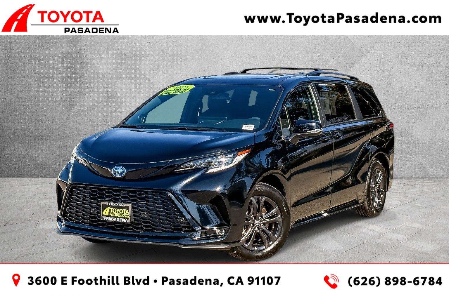 Used 2025 Toyota Sienna XSE w/ XSE Premium Package AWD/4WD image 1