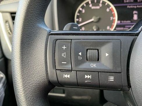 Used 2023 Nissan Rogue SV image 25