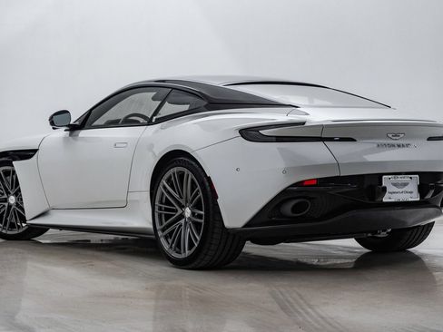 Used 2024 Aston Martin DB12 Coupe image 2