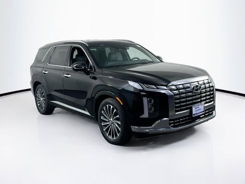 Used 2023 Hyundai Palisade Calligraphy image 3
