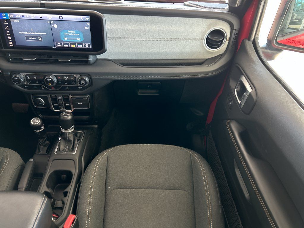Used 2024 Jeep Wrangler Unlimited Sahara AWD/4WD image 33