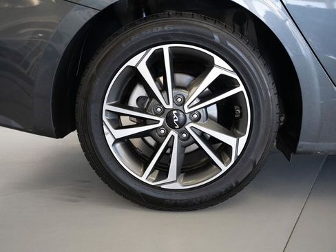 Used 2024 Kia Forte LXS FWD image 9