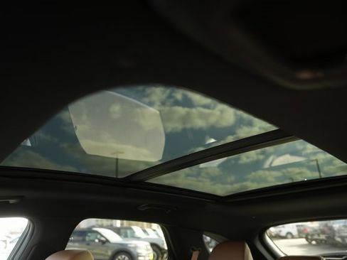 Used 2026 Genesis GV70 2.5T Advanced image 11