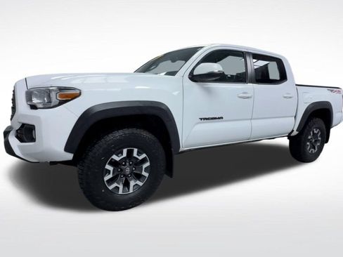 Certified 2022 Toyota Tacoma TRD Off-Road w/ Technology Package AWD/4WD image 5