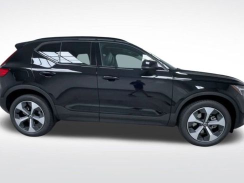 New 2026 Volvo XC40 B5 Plus w/ Protection Package Premier image 24