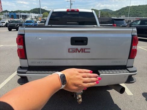 Used 2017 GMC Sierra 3500 Denali w/ Duramax Plus Package AWD/4WD image 13