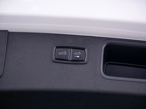 Used 2015 Porsche Macan Turbo AWD/4WD image 32
