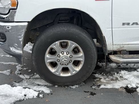 Used 2023 RAM 2500 Big Horn w/ Level 1 Equipment Group image 9