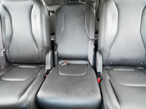 Certified 2023 Kia Carnival EX FWD image 13