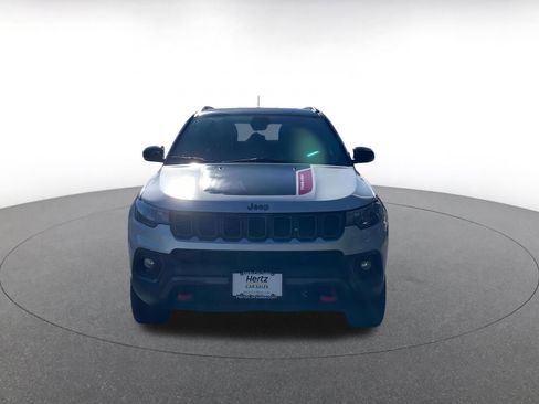 Used 2025 Jeep Compass Trailhawk image 4