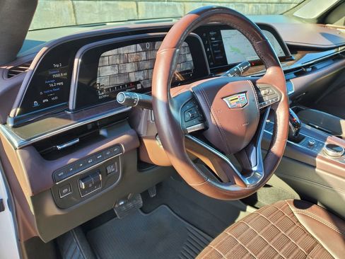 Used 2021 Cadillac Escalade Sport Platinum AWD/4WD image 18