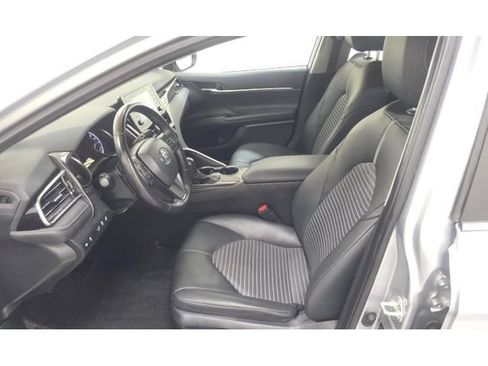 Used 2024 Toyota Camry SE FWD image 5
