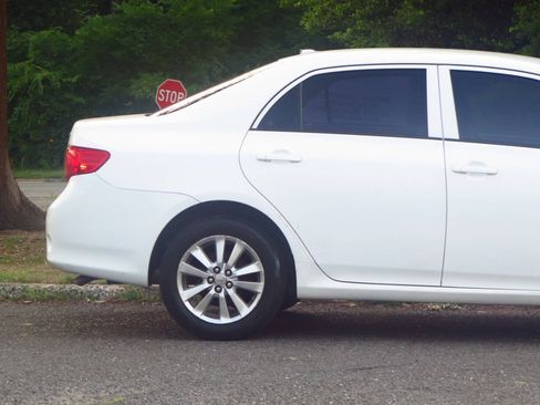 Used 2010 Toyota Corolla LE FWD image 25