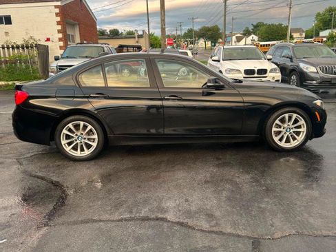 Used 2017 BMW 320i xDrive Sedan AWD/4WD image 7