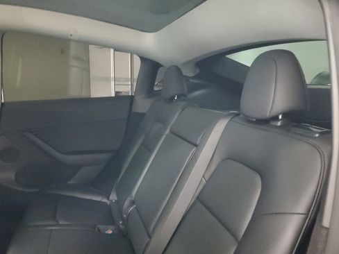 Used 2022 Tesla Model Y Long Range image 15