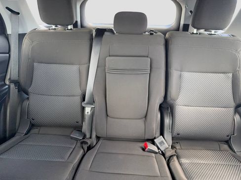 Used 2023 Ford Explorer XLT AWD/4WD image 22
