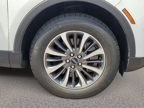 Certified 2023 Lincoln Nautilus FWD w/ Premium Package image 7
