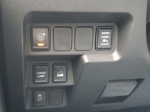 Used 2025 Nissan Frontier SL image 28