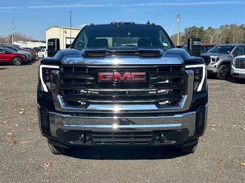 New 2026 GMC Sierra 3500 Pro image 3
