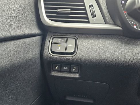 Used 2019 Kia Optima S w/ S Panoramic Sunroof Package image 17