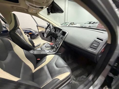 Used 2012 Volvo XC60 T6 AWD/4WD image 29