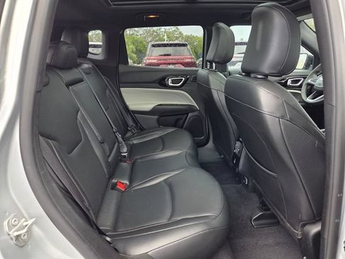 Certified 2025 Jeep Compass Limited w/ Elite Group AWD/4WD image 16