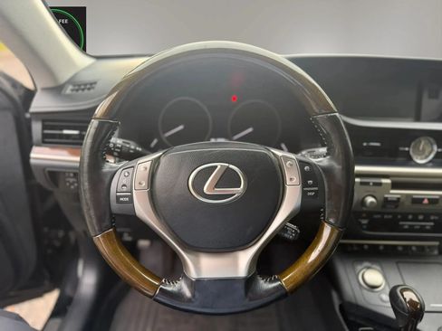 Used 2015 Lexus ES 350 w/ Luxury Package FWD image 11