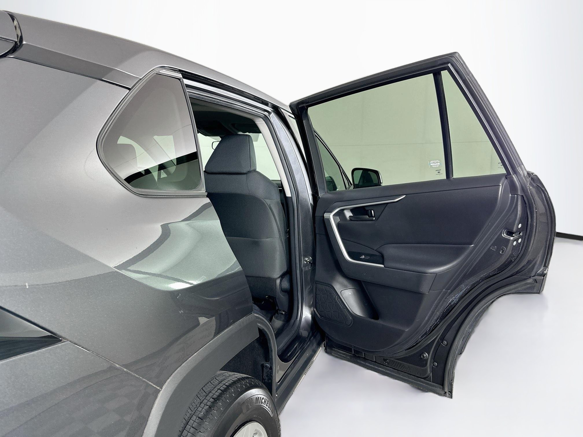 Used 2022 Toyota RAV4 LE AWD/4WD image 27