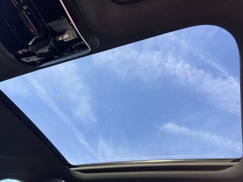 Used 2025 Mercedes-Benz C 300 Sedan image 28