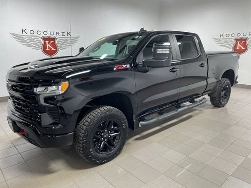 Used 2024 Chevrolet Silverado 1500 LT Trail Boss w/ Convenience Package II AWD/4WD image 3