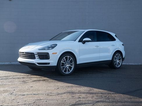 Certified 2023 Porsche Cayenne image 1