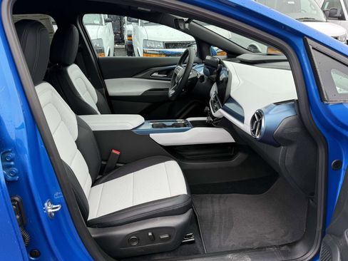 New 2026 Chevrolet Equinox EV LT image 24