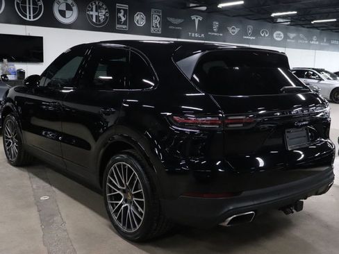 Used 2021 Porsche Cayenne image 3