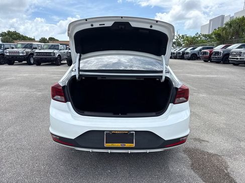 Used 2019 Hyundai Elantra SE FWD image 25