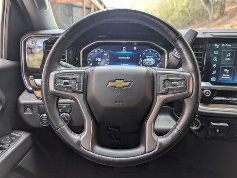 Used 2022 Chevrolet Silverado 1500 LT image 23