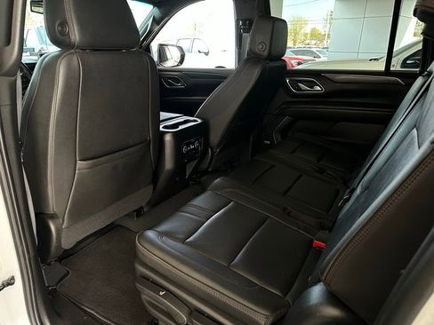 Used 2022 Chevrolet Suburban RST image 16