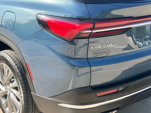 Used 2025 Buick Enclave Preferred FWD image 13