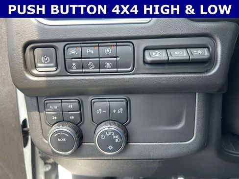 Used 2024 Chevrolet Tahoe High Country AWD/4WD image 19