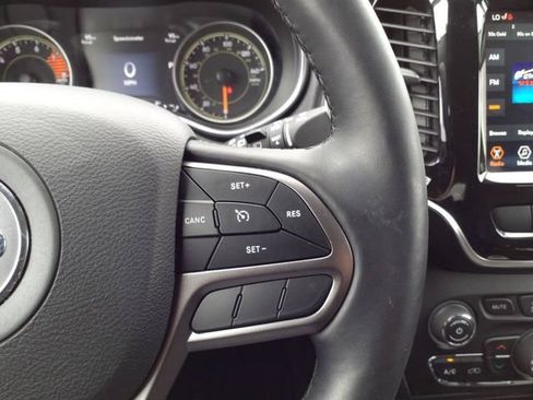 Used 2020 Jeep Cherokee Limited AWD/4WD image 16