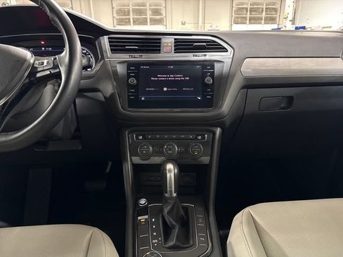 Used 2019 Volkswagen Tiguan SEL w/ 3rd Row Seat Package AWD/4WD image 25