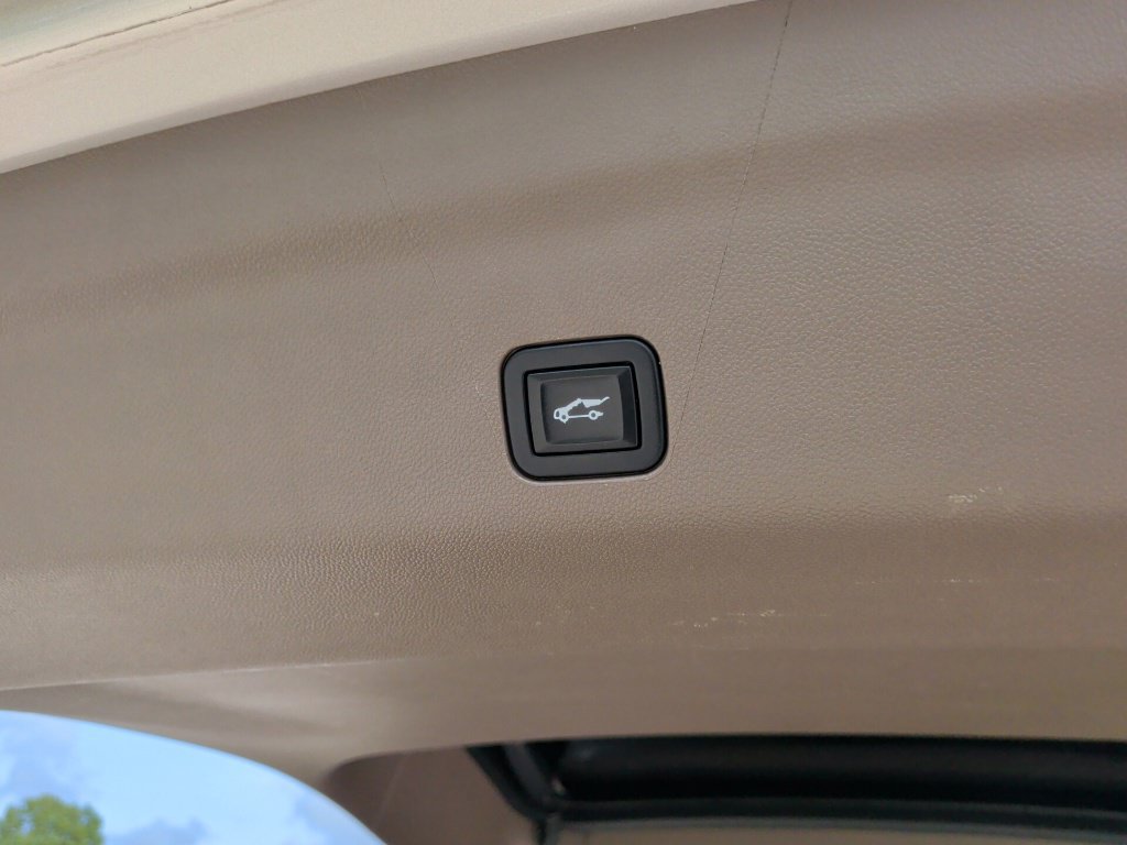 Used 2022 GMC Yukon Denali RWD image 45