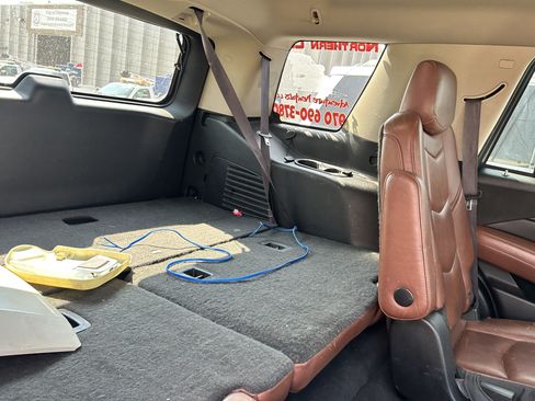 Used 2015 Cadillac Escalade Premium AWD/4WD image 11