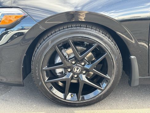 Used 2025 Honda Civic Sport image 11