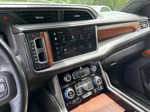 Used 2023 GMC Yukon XL Denali Ultimate AWD/4WD image 24